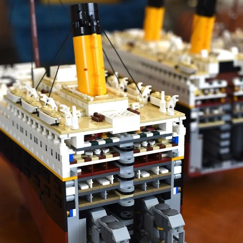 Barco Titanic Lego alternativo 9000 piezas detalle